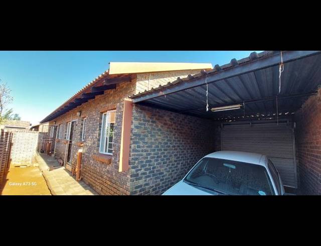 2 BEDROOM TOWNHOUSE FOR SALE IN THE ORCHARDS